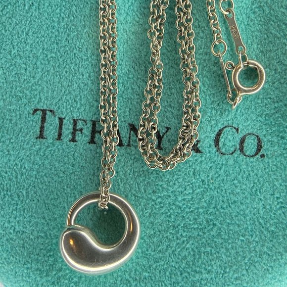 Tiffany & Co. Silver Eternal Circle bean Pendant Necklace 16" - Picture 4 of 9